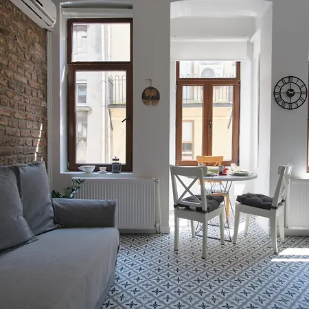 Apartment Sunflower Istanbul