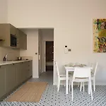דירה Sunflower *